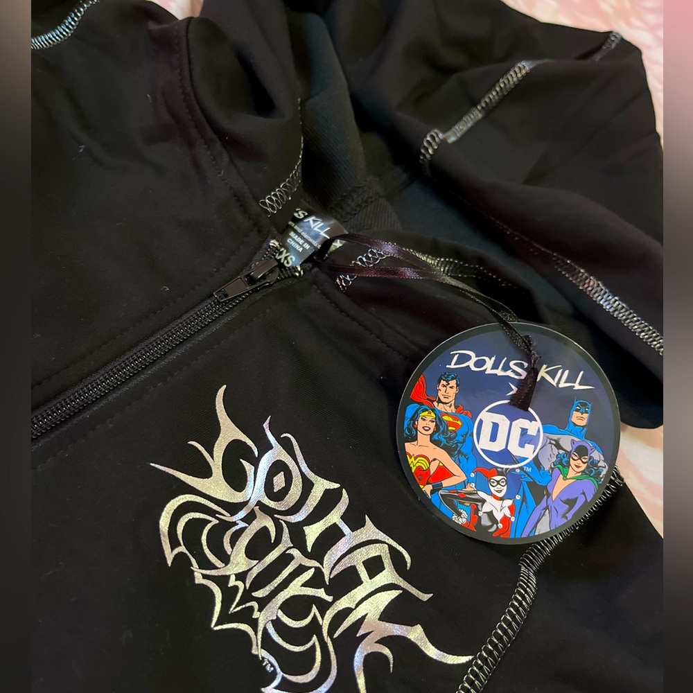 Dolls Kill x DC Comic Going Rogue Zip-Up Hoodie Crop Jacket BATMAN Superhero XXS - Picture 3 of 6